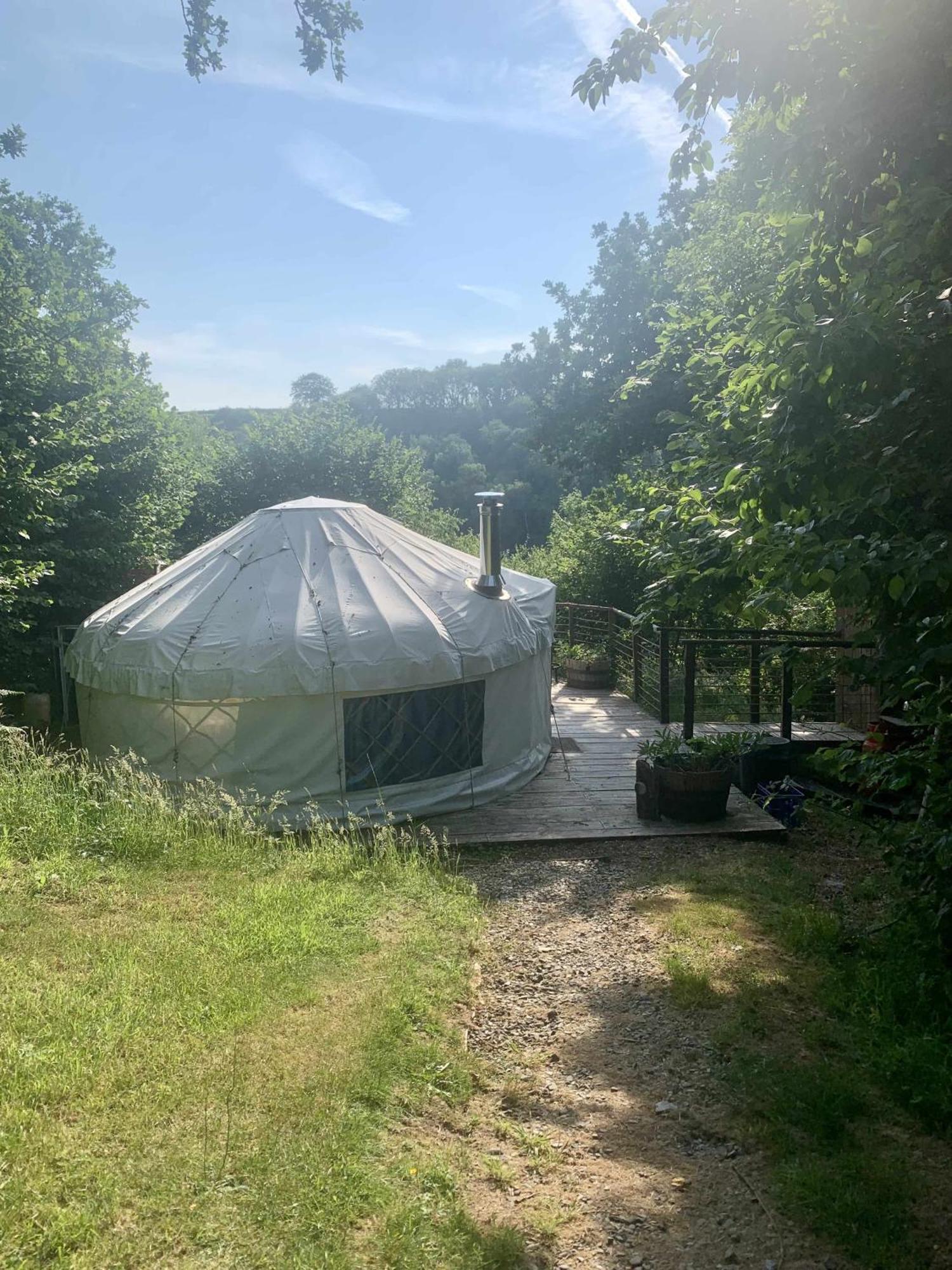 Ceridwen Glamping, Double Decker Bus And Yurts Hotel Llandysul Ngoại thất bức ảnh