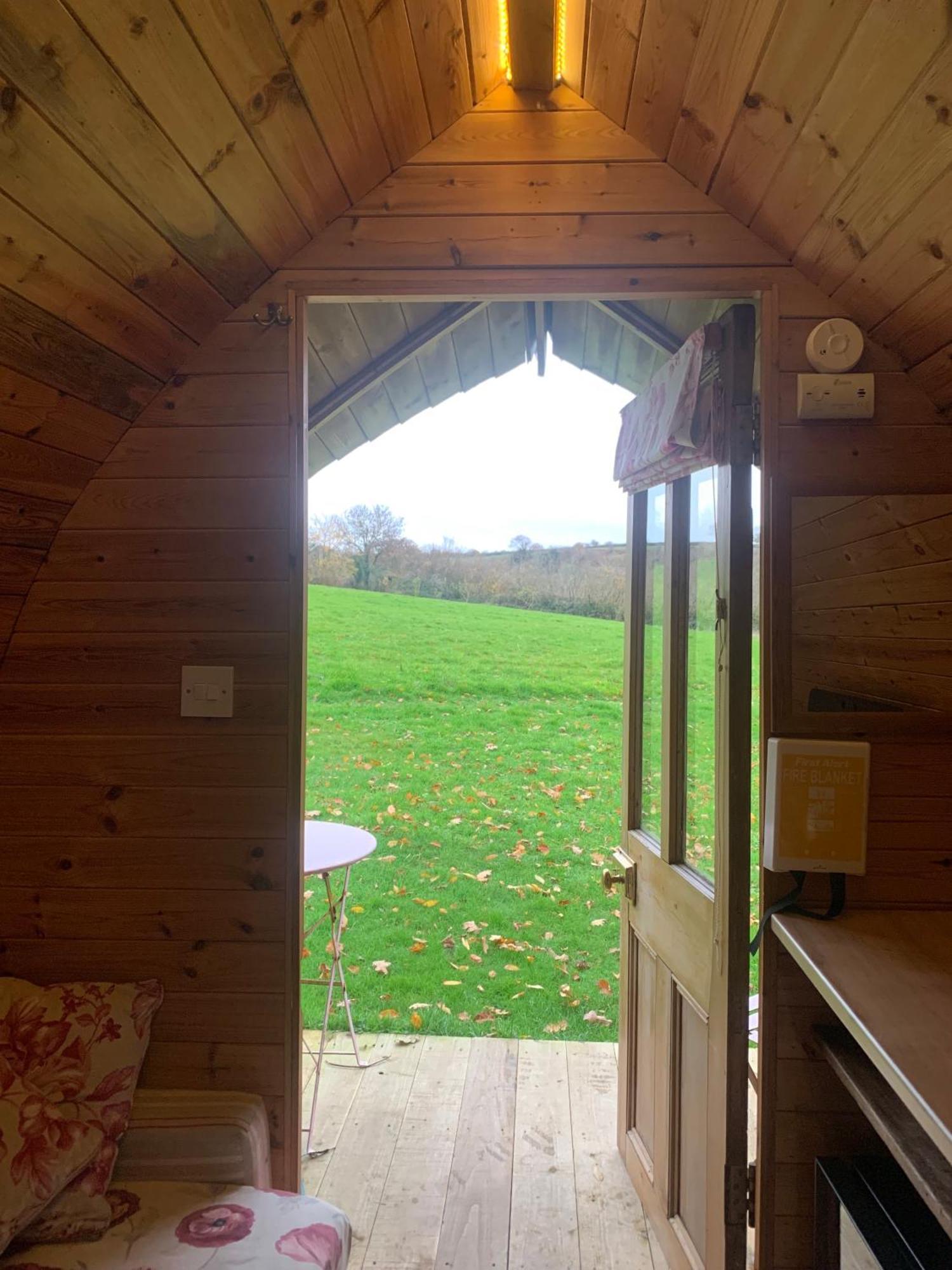 Ceridwen Glamping, Double Decker Bus And Yurts Hotel Llandysul Ngoại thất bức ảnh