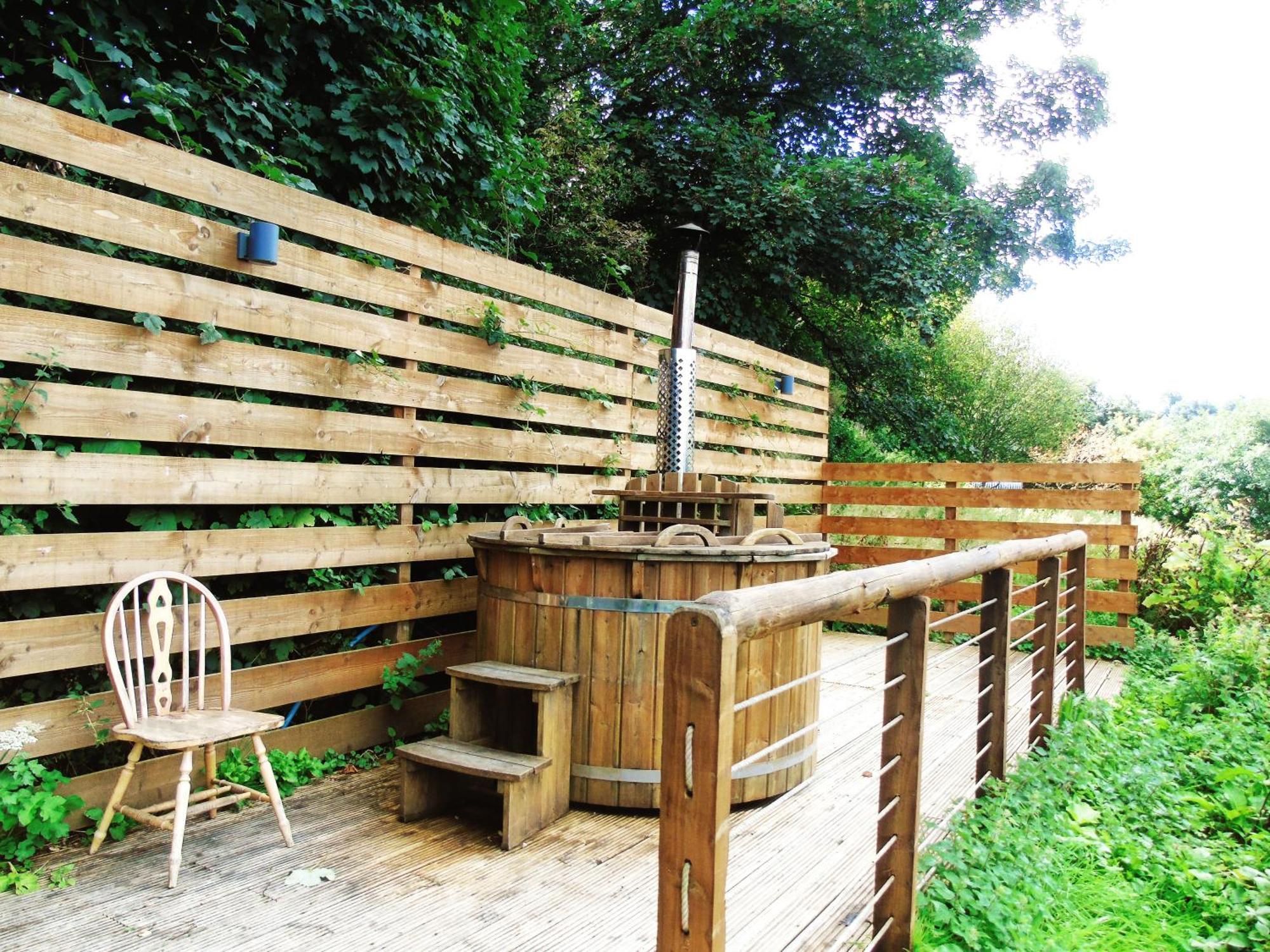Ceridwen Glamping, Double Decker Bus And Yurts Hotel Llandysul Ngoại thất bức ảnh