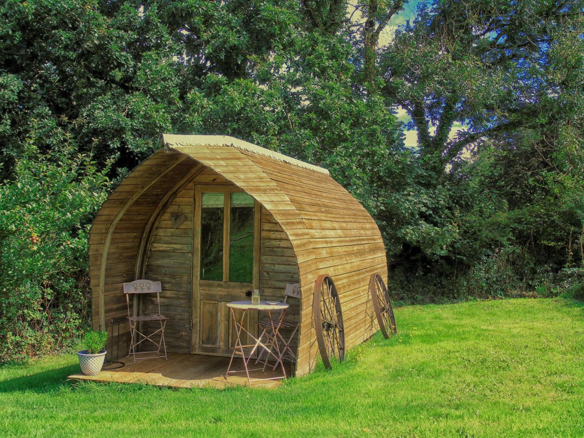 Ceridwen Glamping, Double Decker Bus And Yurts Hotel Llandysul Ngoại thất bức ảnh