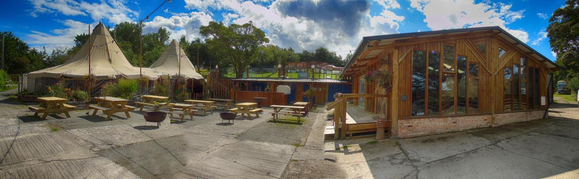 Ceridwen Glamping, Double Decker Bus And Yurts Hotel Llandysul Ngoại thất bức ảnh