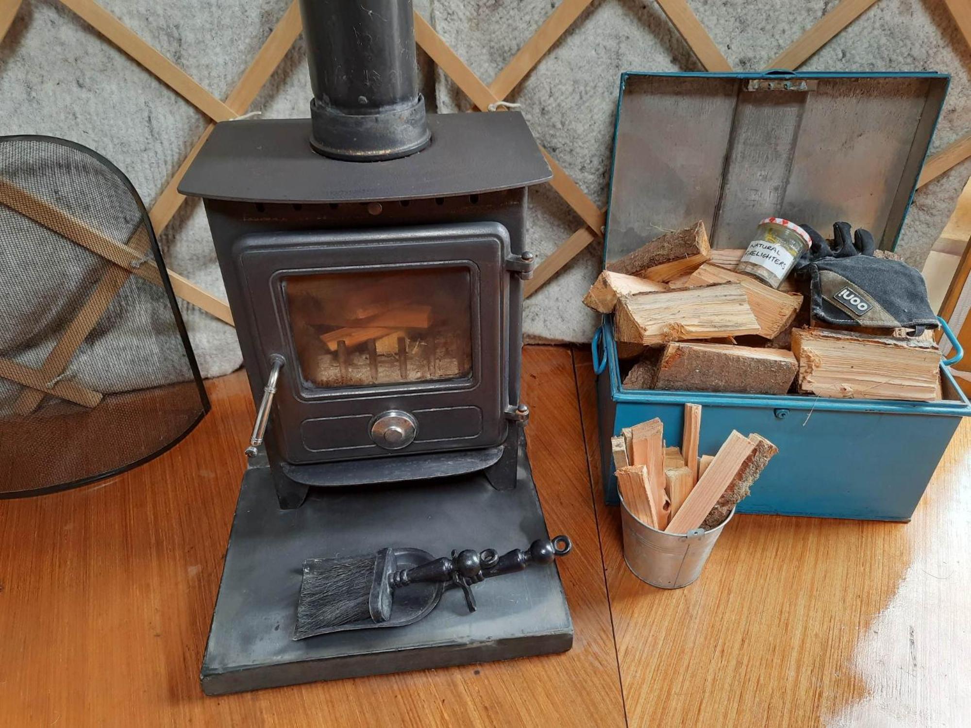 Ceridwen Glamping, Double Decker Bus And Yurts Hotel Llandysul Ngoại thất bức ảnh