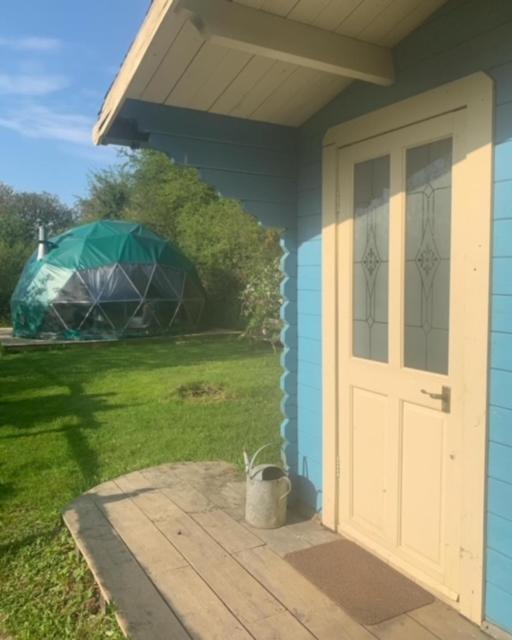 Ceridwen Glamping, Double Decker Bus And Yurts Hotel Llandysul Ngoại thất bức ảnh