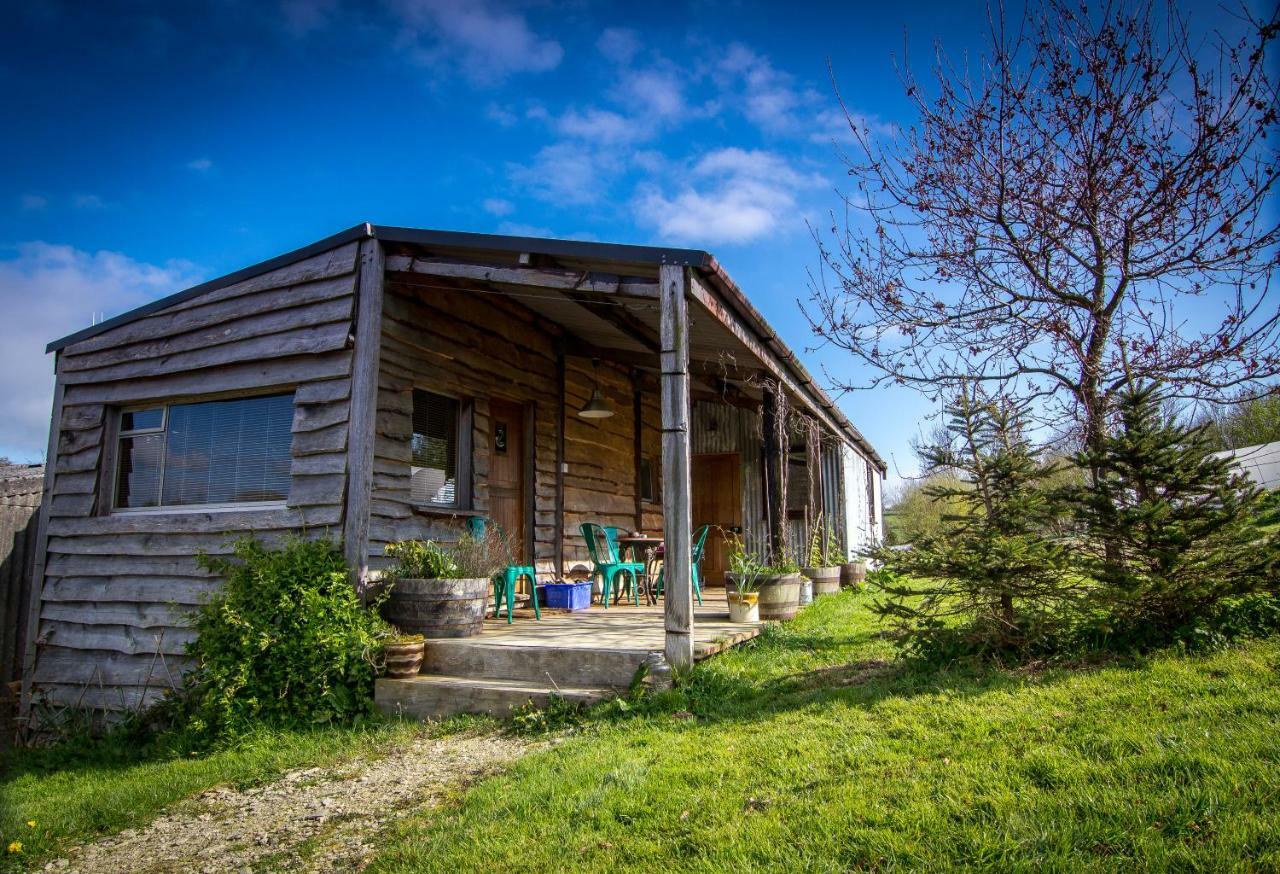 Ceridwen Glamping, Double Decker Bus And Yurts Hotel Llandysul Ngoại thất bức ảnh